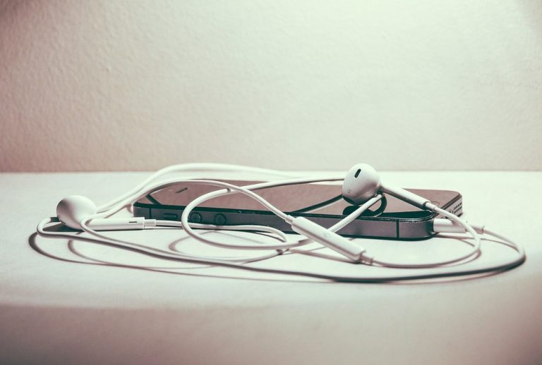 Mobilfunktelefone bergen energetische elektrische Gefahren
